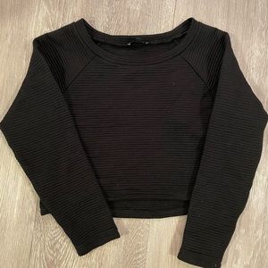 Aritzia Talula black crop